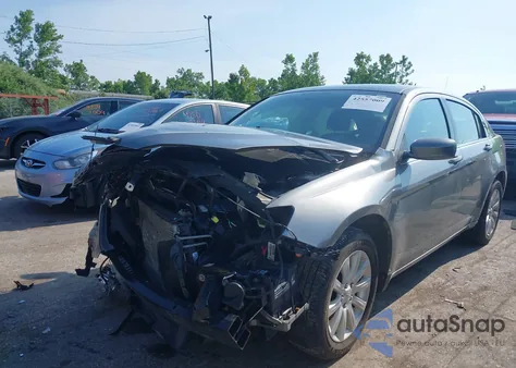2013 Chrysler 200 Touring from USA, damaged, VIN 1C3CCBBB3DN649562